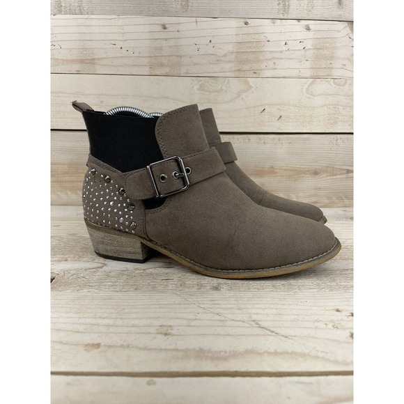 Wanted Women's Chelsea Ankle Boots Beige Jackson US Size 7.5 Studded Buckle - Picture 1 of 8